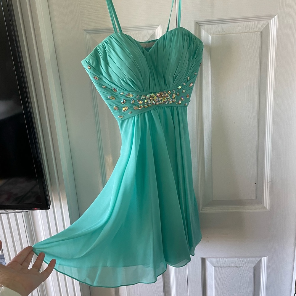 La femme size 2 turquoise shirt prom dress